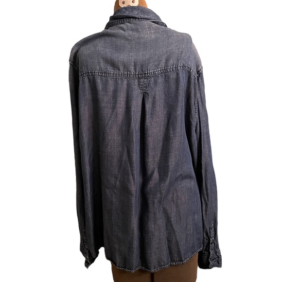Women’s Design by Olivia Medium Wash Button Down Jean Shirt, Size 3 XL - Picture 3 of 4